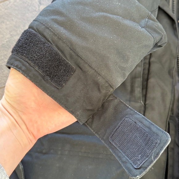 Fjällräven Black Parka with Fur Hood - Picture 9 of 16